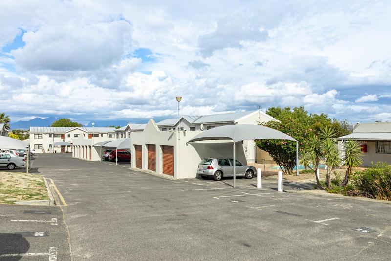 2 Bedroom Property for Sale in Vredekloof East Western Cape